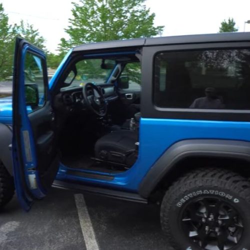 Do You Jeep Wave a Gladiator: Mastering the Jeep Wave Etiquette